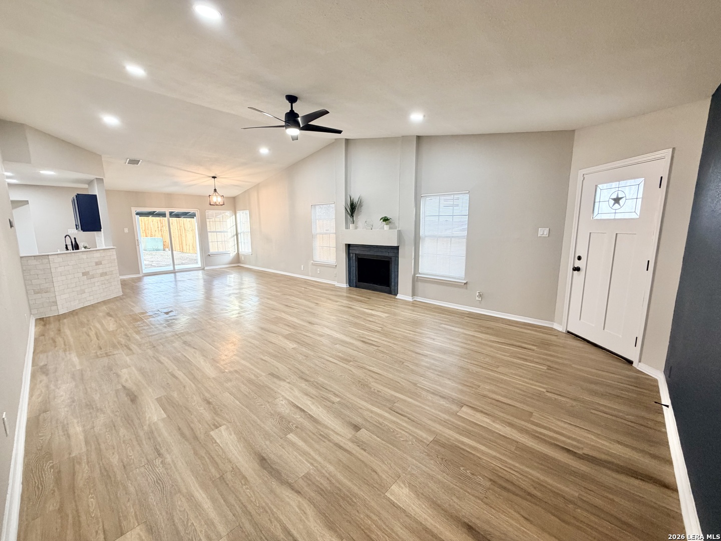 9810 Fortune Ridge Drive Converse, TX 78109 - Photo 3 of 28