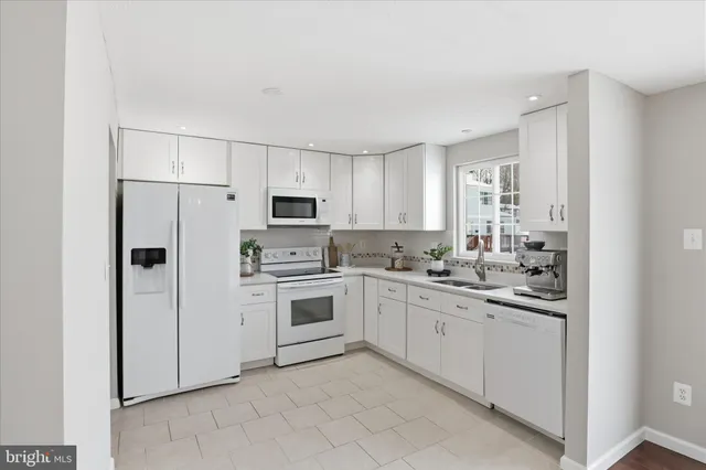 $699,900 | 9404 Wrought Iron Court, Fairfax, VA 22032