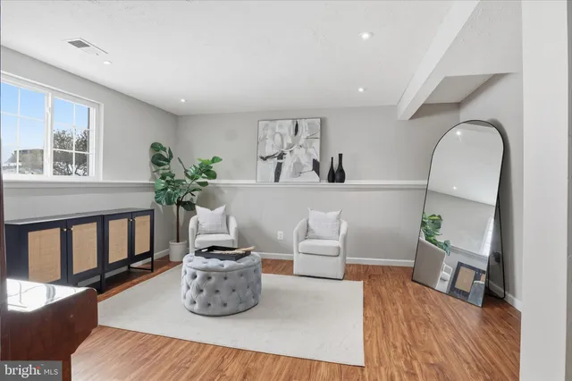 $699,900 | 9404 Wrought Iron Court, Fairfax, VA 22032