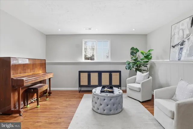 $699,900 | 9404 Wrought Iron Court, Fairfax, VA 22032