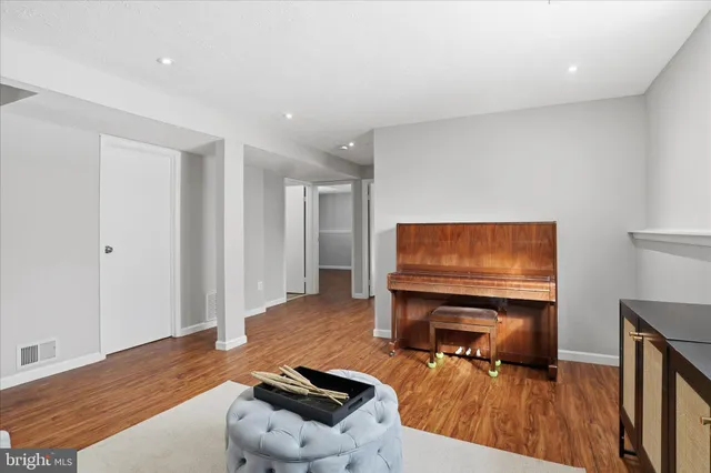 $699,900 | 9404 Wrought Iron Court, Fairfax, VA 22032