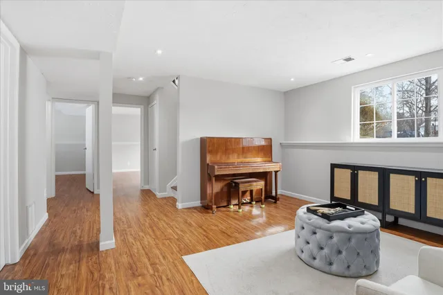 $699,900 | 9404 Wrought Iron Court, Fairfax, VA 22032