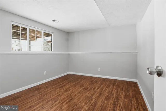 $699,900 | 9404 Wrought Iron Court, Fairfax, VA 22032