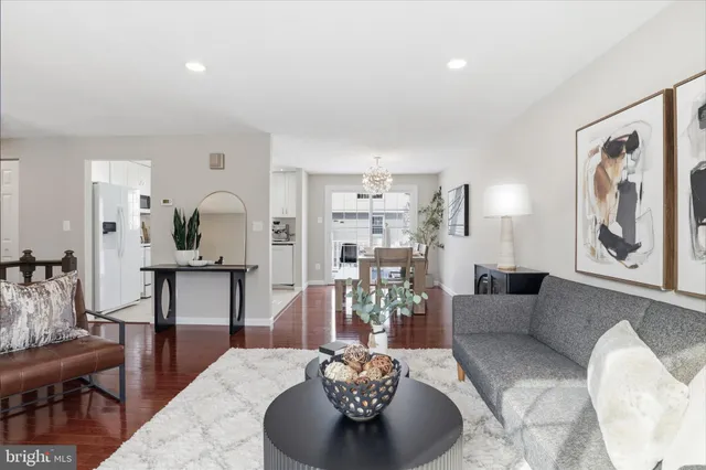 $699,900 | 9404 Wrought Iron Court, Fairfax, VA 22032