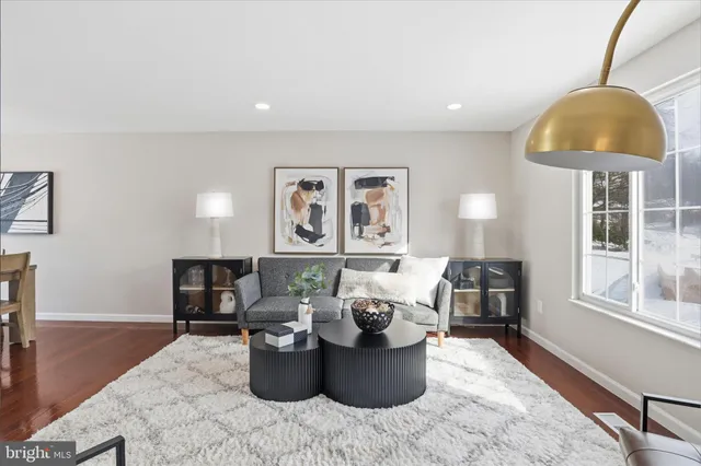 $699,900 | 9404 Wrought Iron Court, Fairfax, VA 22032