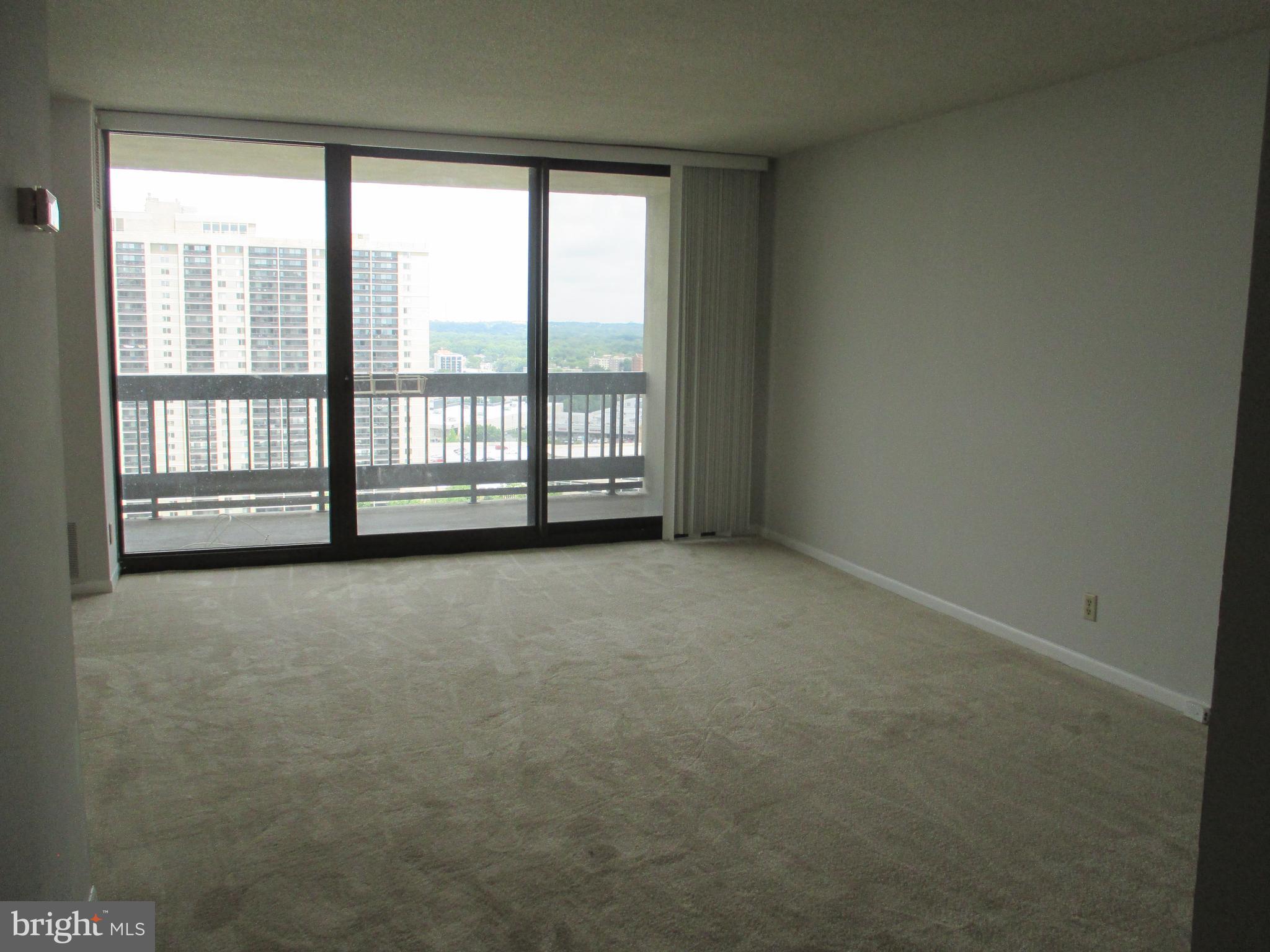 5505 Seminary Road, Unit 2009 Falls Church, VA 22041 - Photo 1 of 13 Living/Dining Room