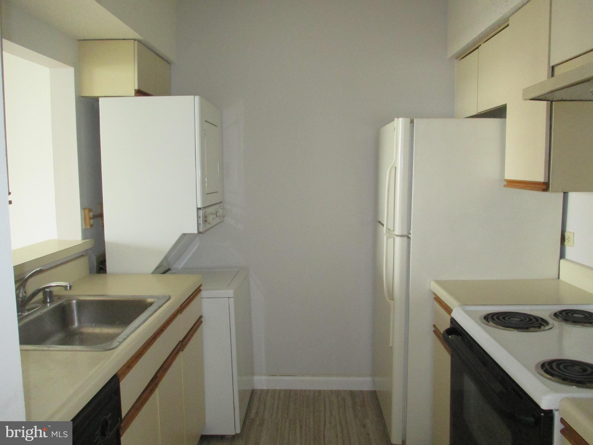 5505 Seminary Road, Unit 2009 Falls Church, VA 22041 - Photo 4 of 13 Kitchen