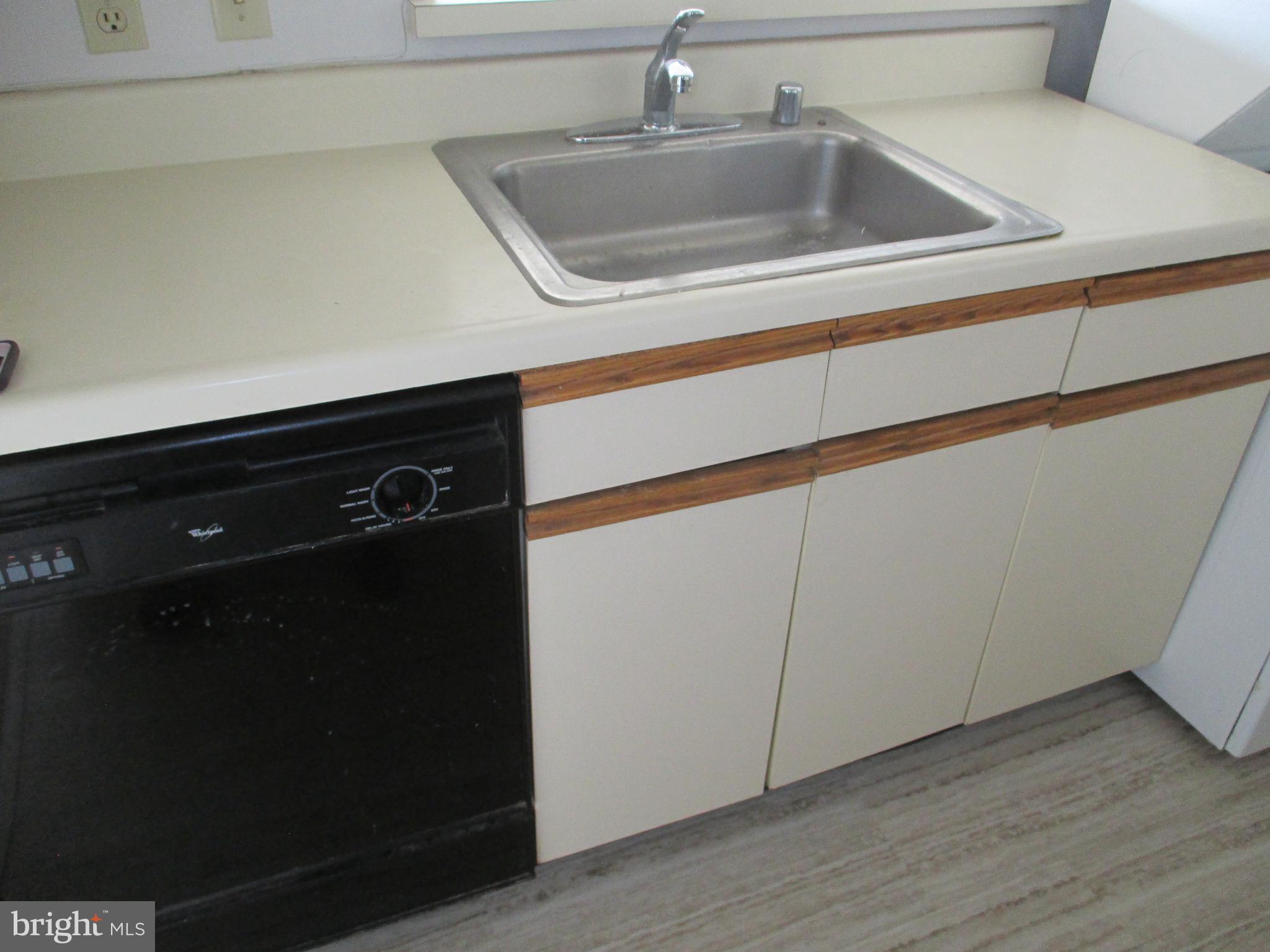 5505 Seminary Road, Unit 2009 Falls Church, VA 22041 - Photo 6 of 13 Kitchen
