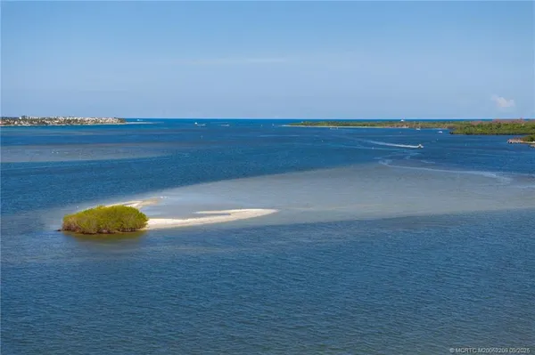 $1,780,000 | 3800 Southeast Bent Banyan Way, Stuart, FL 34997
