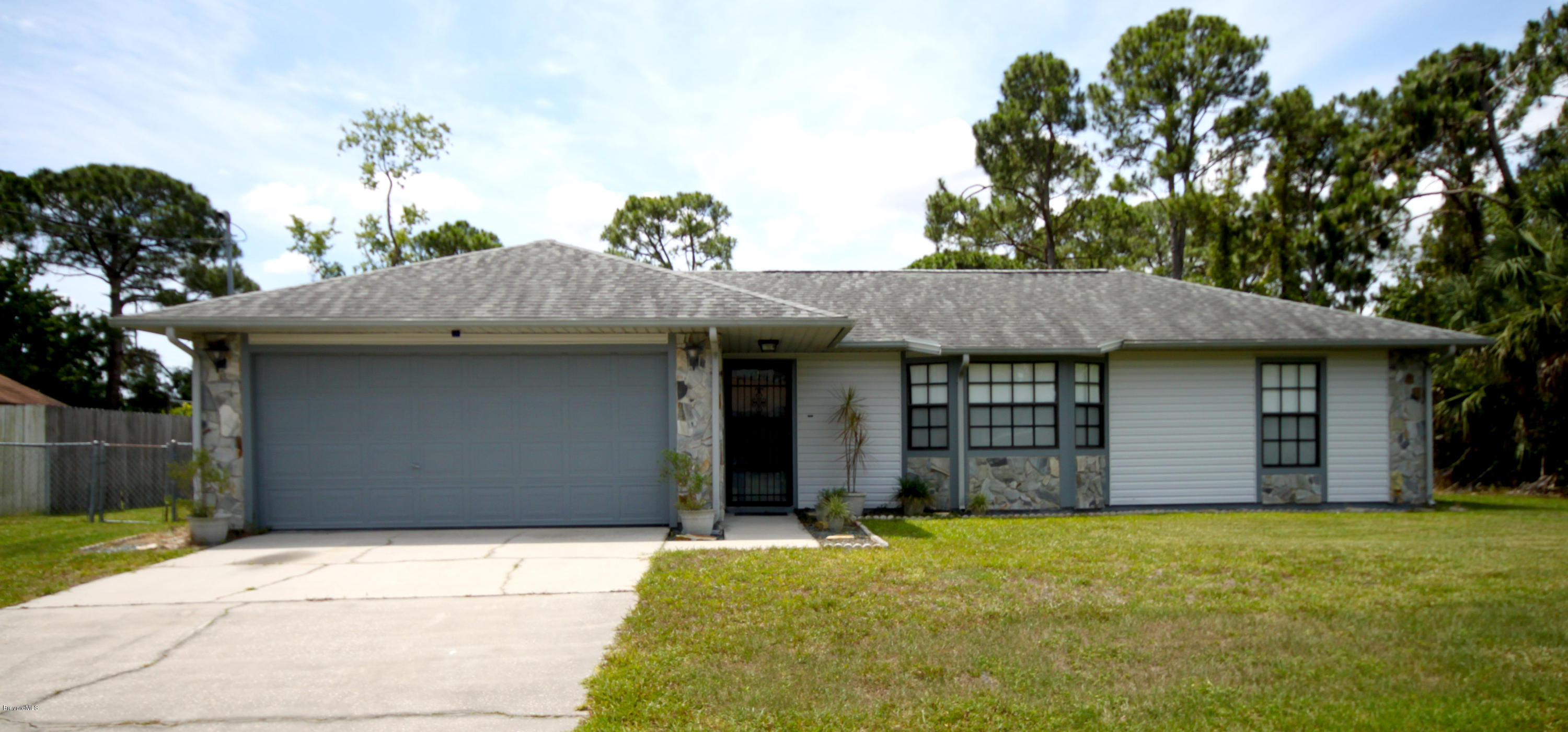 5157 Jamaica Road Cocoa, FL 32927 - Photo 1 of 19 Straight On