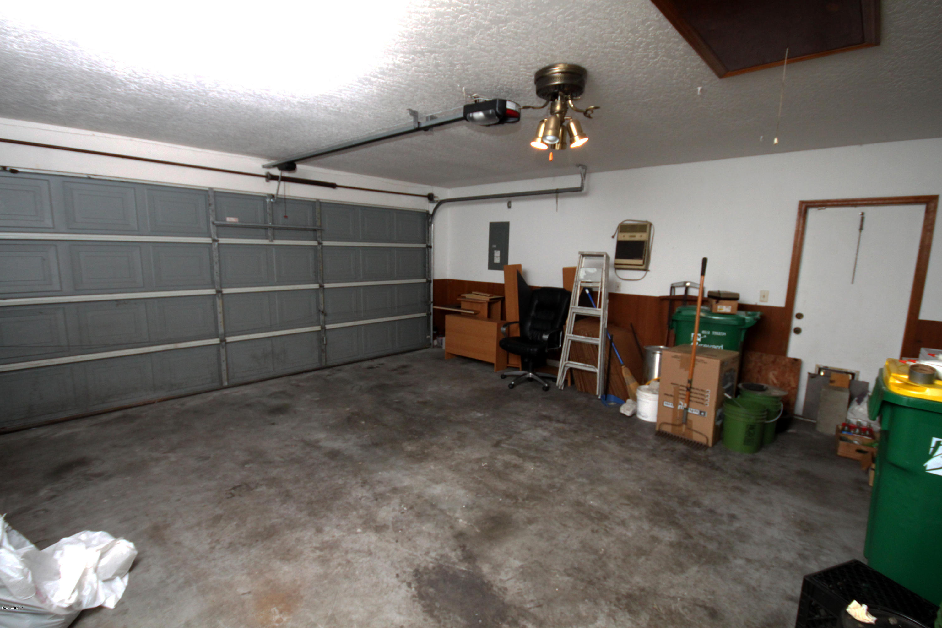 5157 Jamaica Road Cocoa, FL 32927 - Photo 15 of 19 garage
