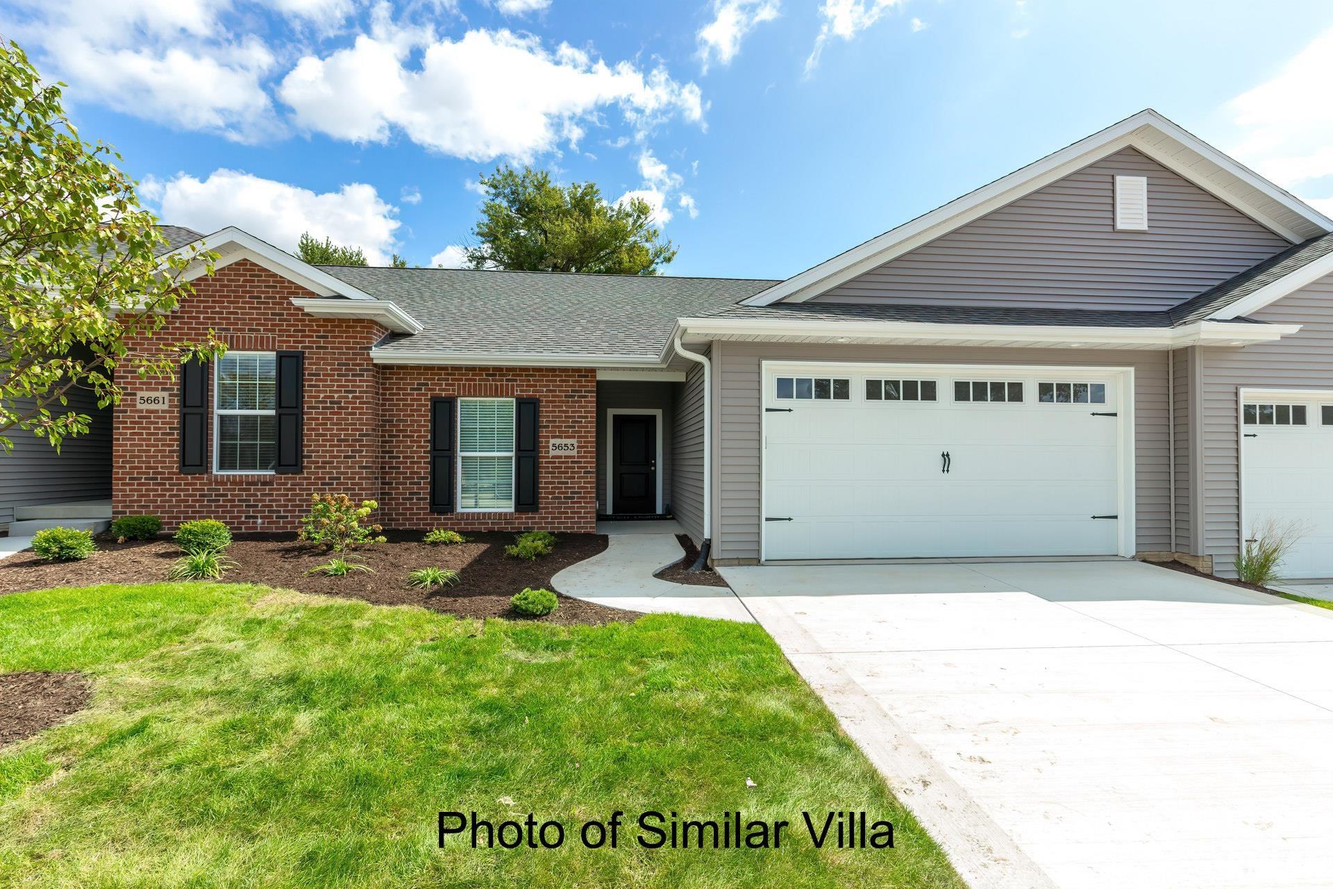 5674 Red Fox Road Bettendorf, IA 52722 - Photo 1 of 37