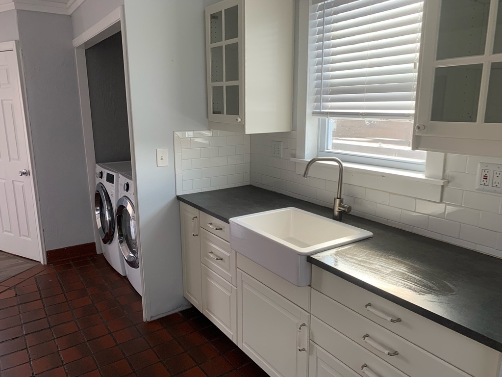 140 Riverbank Road Northampton, MA 01060 - Photo 18 of 37