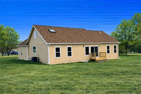 $458,000 | 1881 Lake Viking Terrace, Gallatin, MO 64640