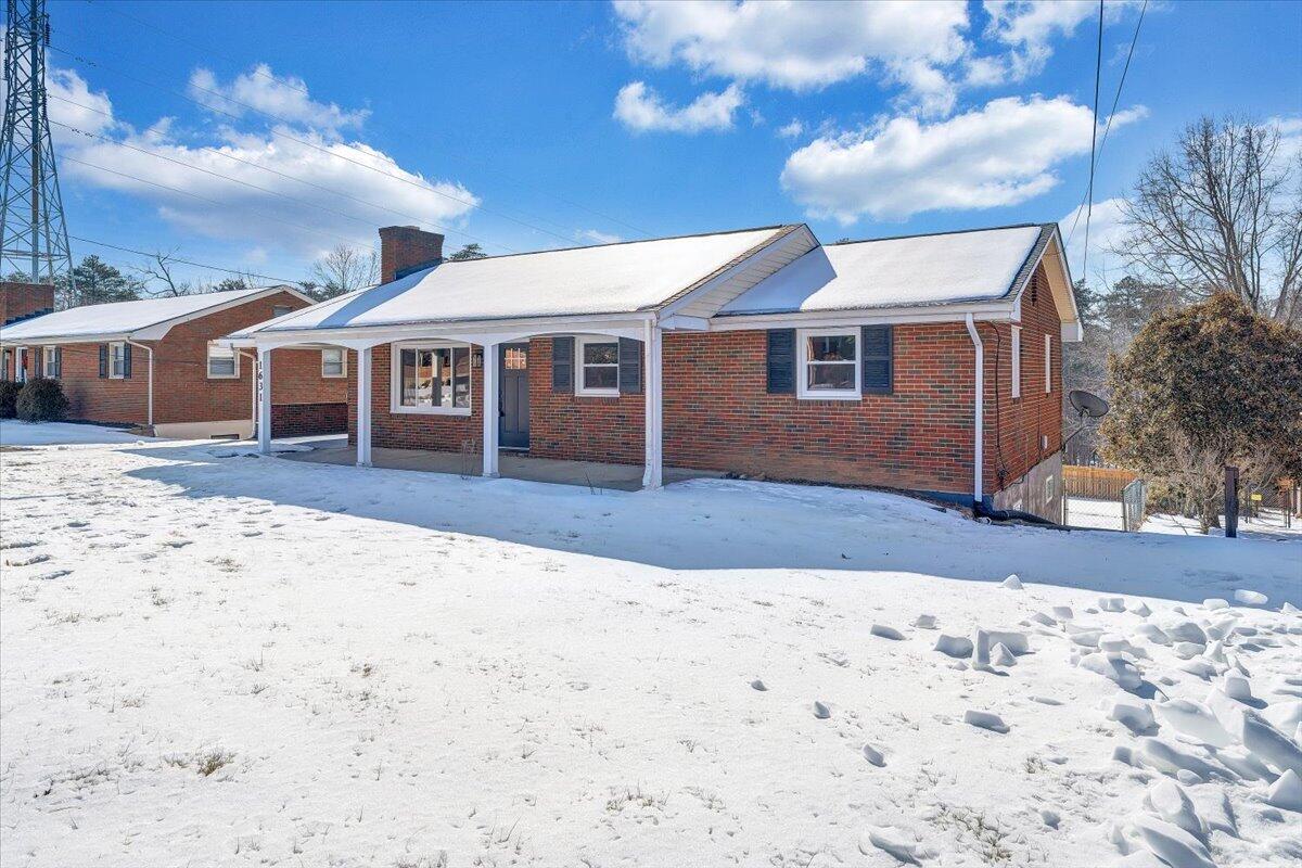 1631 Eanes Road Roanoke, VA 24014 - Photo 4 of 29 25-MIB09954