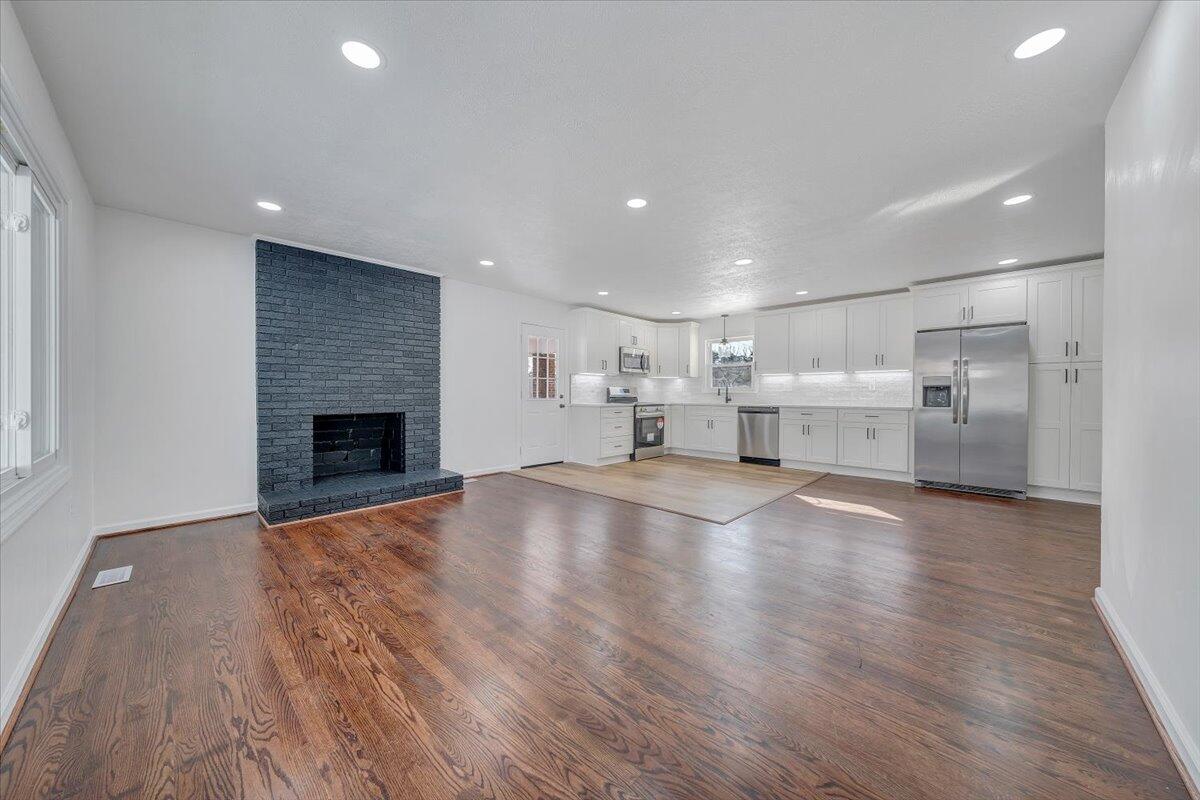 1631 Eanes Road Roanoke, VA 24014 - Photo 6 of 29 03-MIB09831