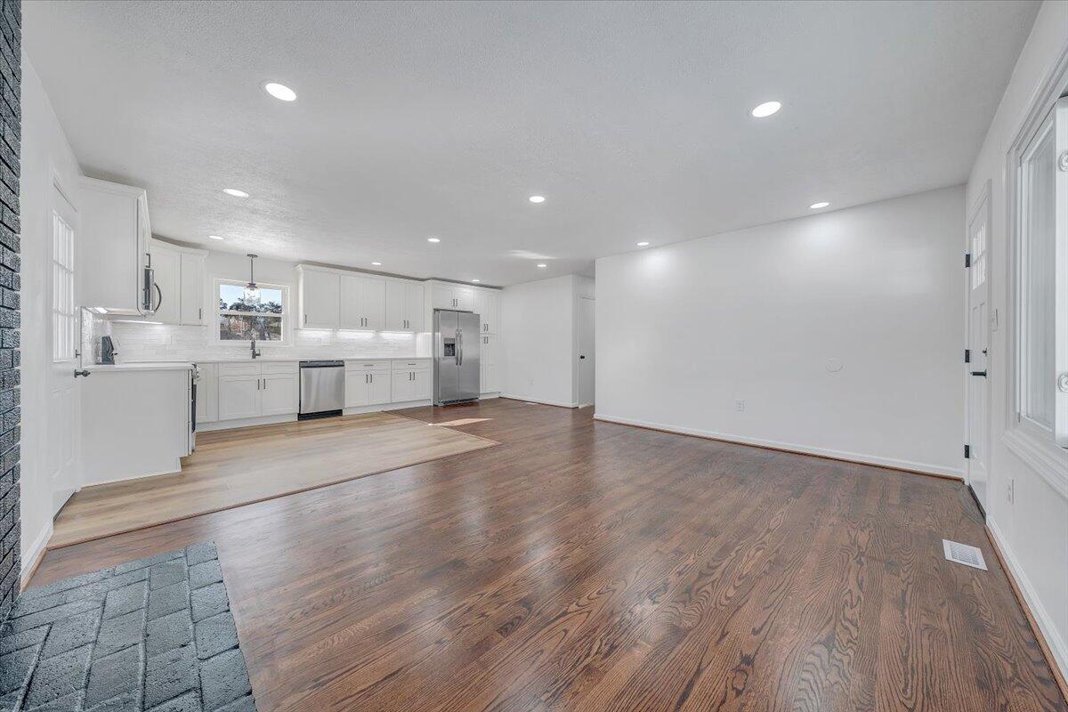 1631 Eanes Road Roanoke, VA 24014 - Photo 10 of 29 06-MIB09840