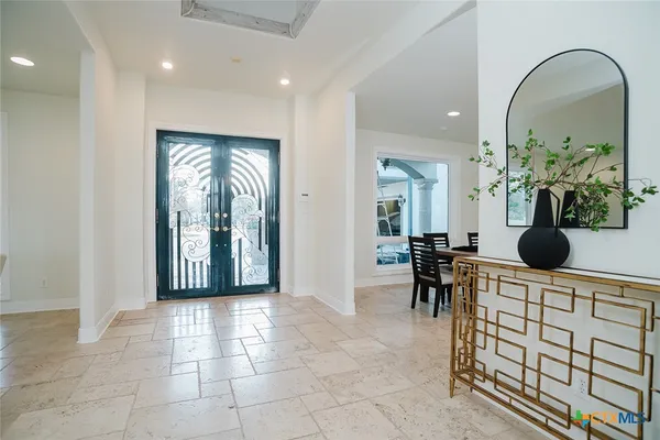 a view of livingroom with furniture