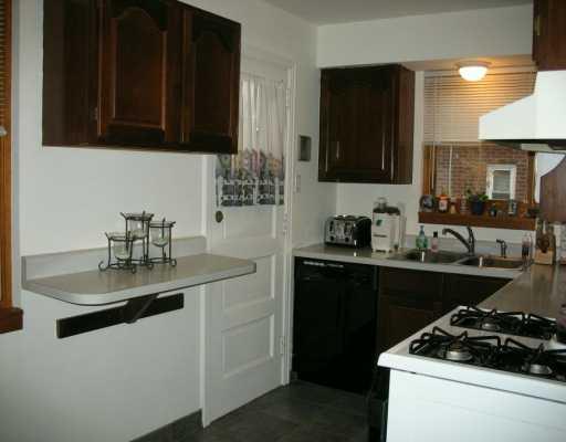 2034 Brookfield Road Pittsburgh, PA 15243 - Photo 4 of 8 Kitchen.