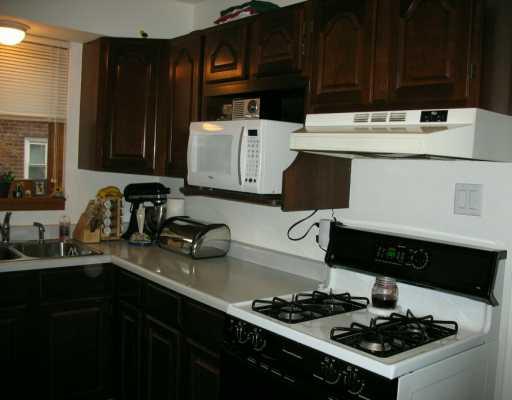 2034 Brookfield Road Pittsburgh, PA 15243 - Photo 5 of 8 Kitchen.