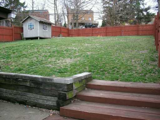2034 Brookfield Road Pittsburgh, PA 15243 - Photo 8 of 8 Yard/Garden.