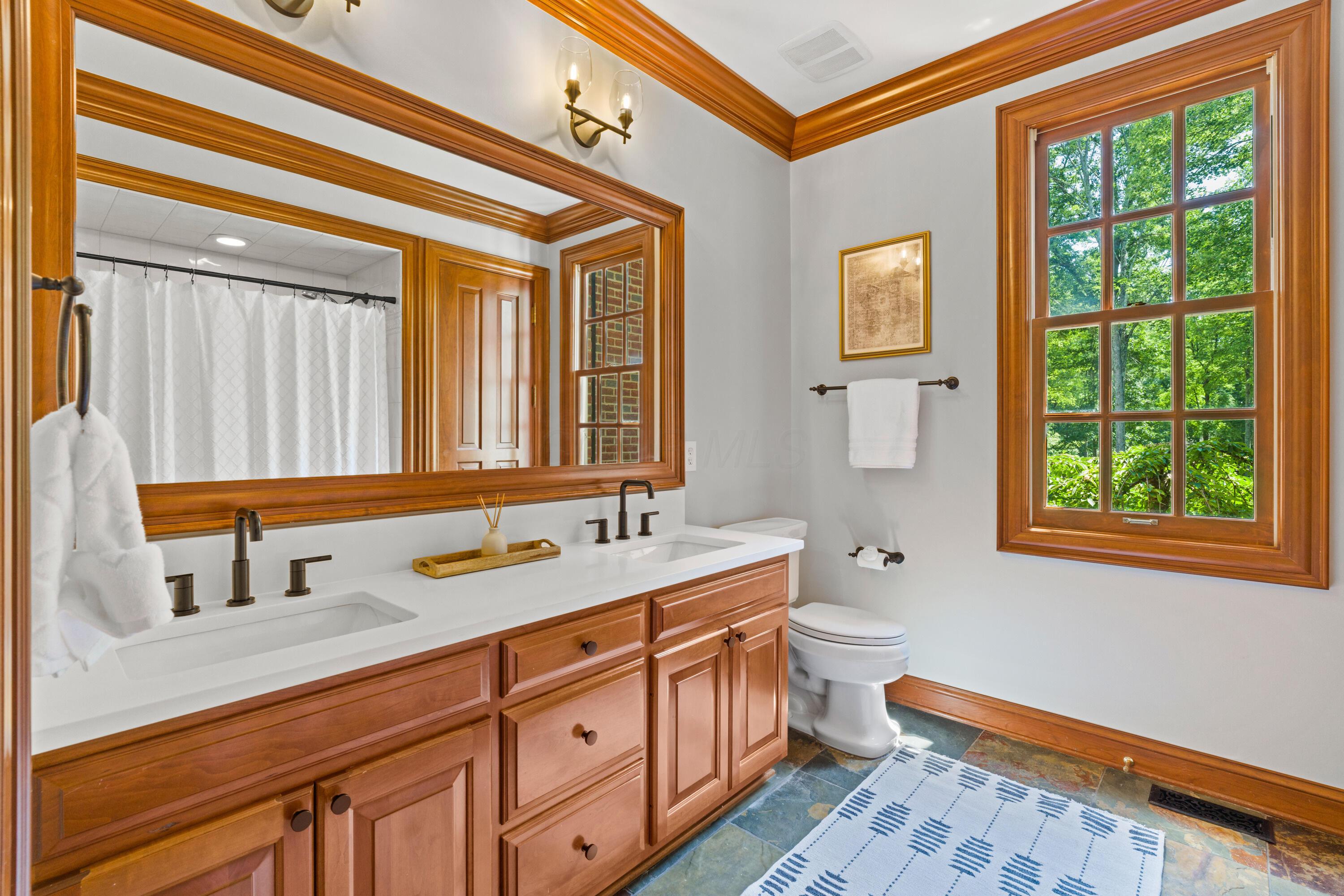 5455 Plantation Road Sunbury, OH 43074 - Photo 68 of 176 Full Bath Off Great Room