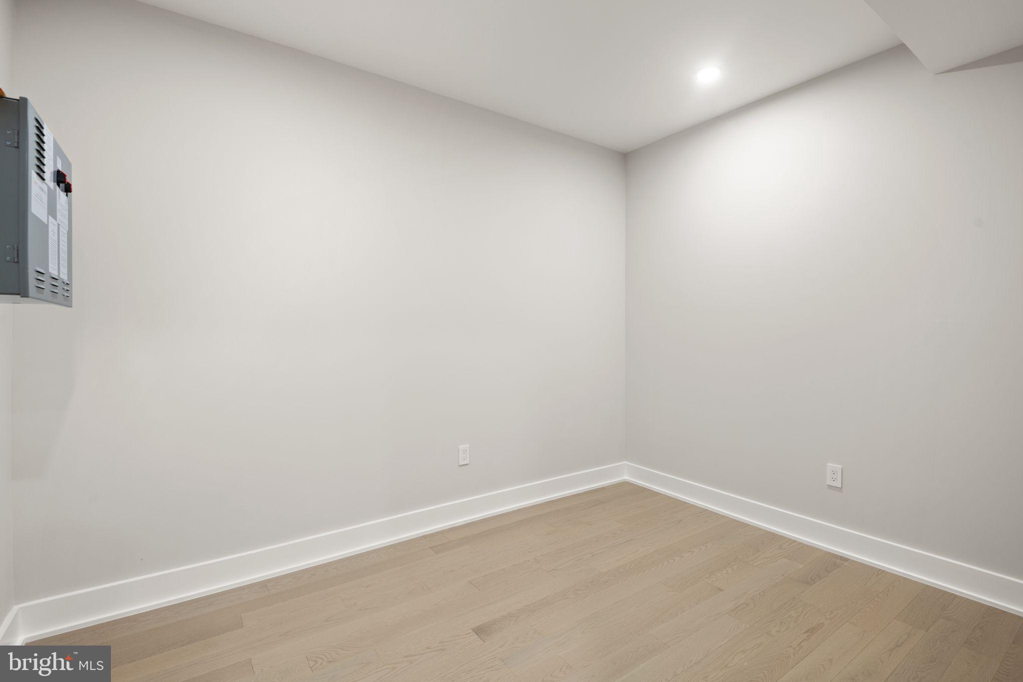 1610 Foxhall Road Northwest Washington, DC 20007 - Photo 26 of 66 Den