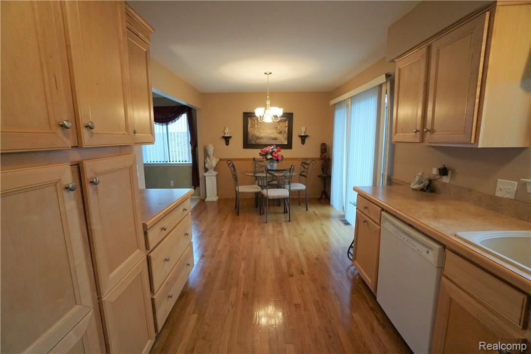 1098 Paddington Road Canton, MI 48187 - Photo 14 of 35 DSC02049.JPG
