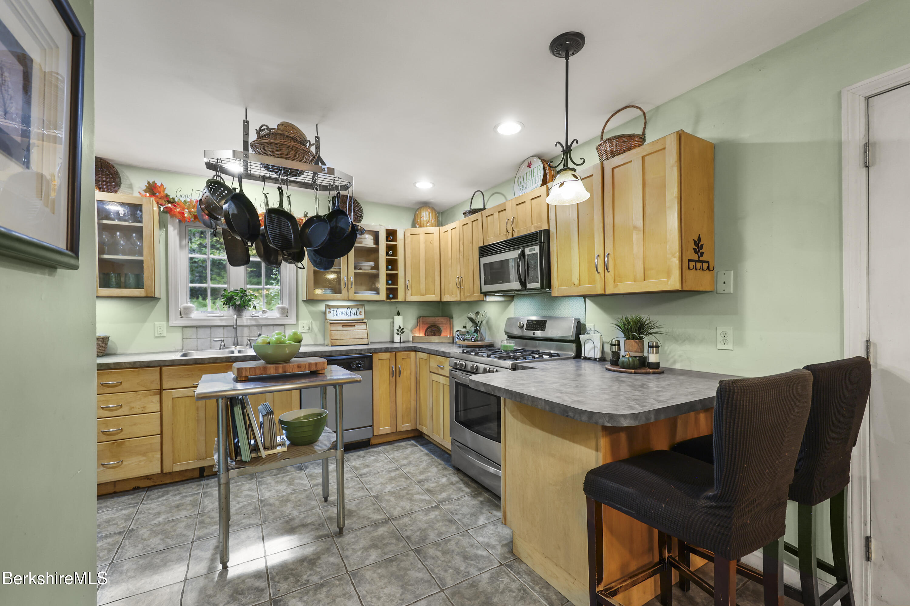 135 S Road Peru, MA 01235 - Photo 31 of 70 Kitchen