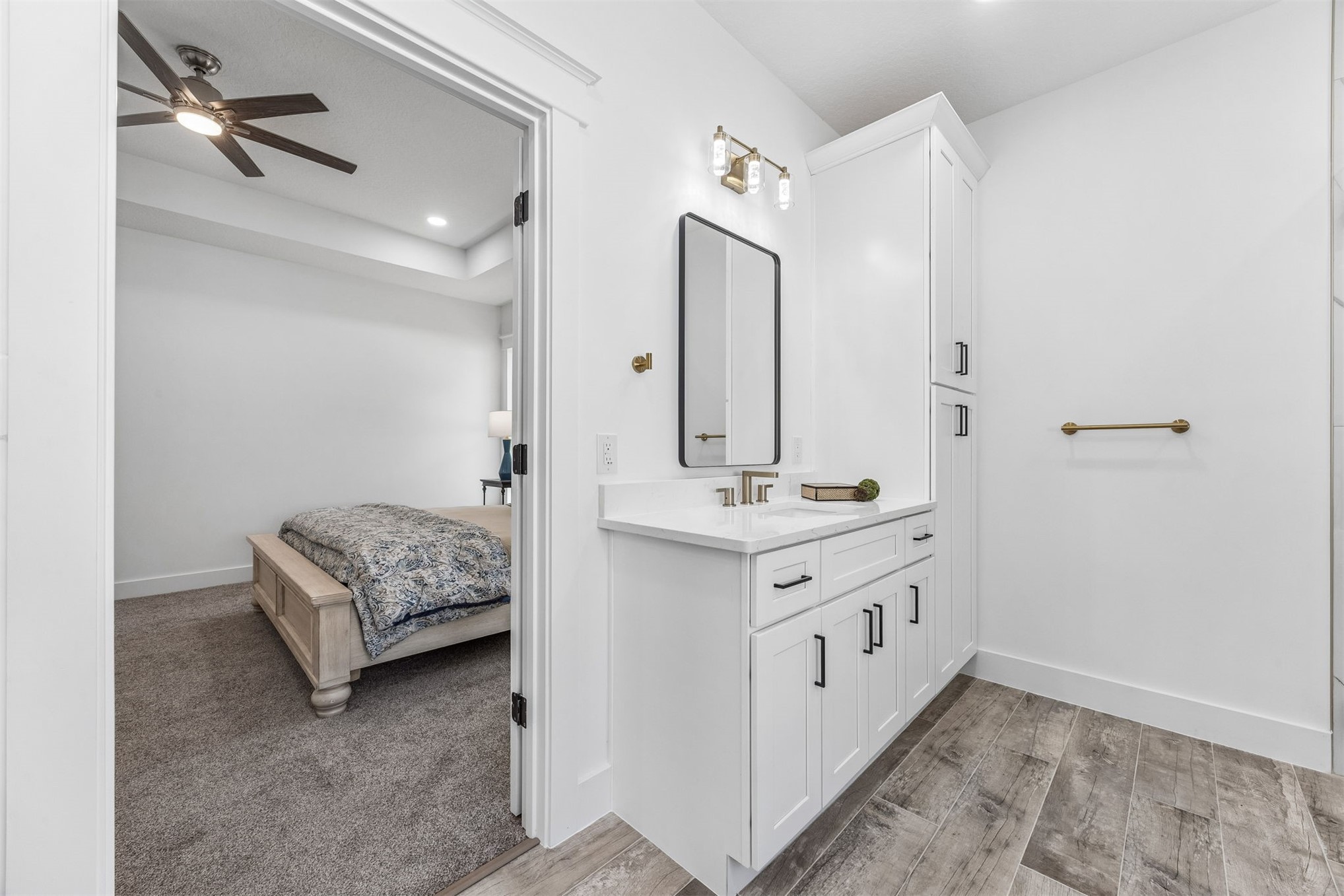 95121 North Ellis Landing Road Fernandina Beach, FL 32034 - Photo 22 of 37 a bathroom with a double vanity sink and mirror
