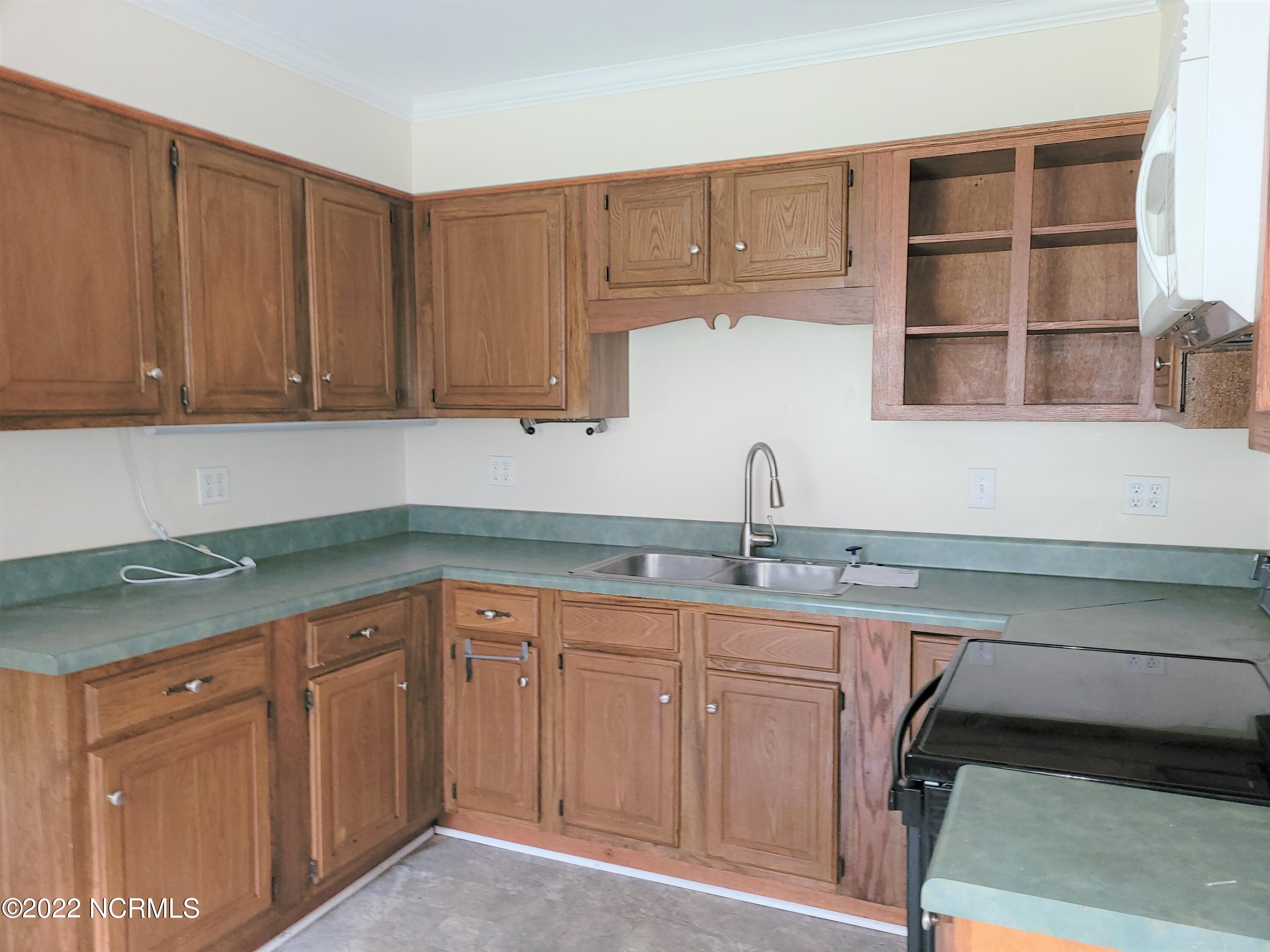 309 Verona Road Jacksonville, NC 28540 - Photo 4 of 30 20221003_124036