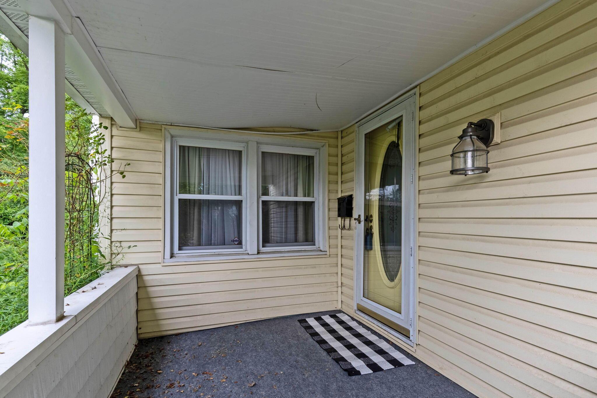 3251 Karl Road Columbus, OH 43224 - Photo 7 of 34 Front Porch
