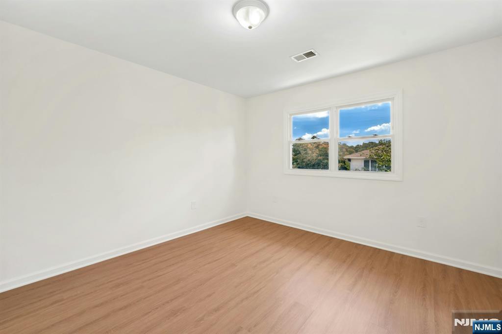 726 Saddle River Road Saddle Brook, NJ 07663 - Photo 18 of 32