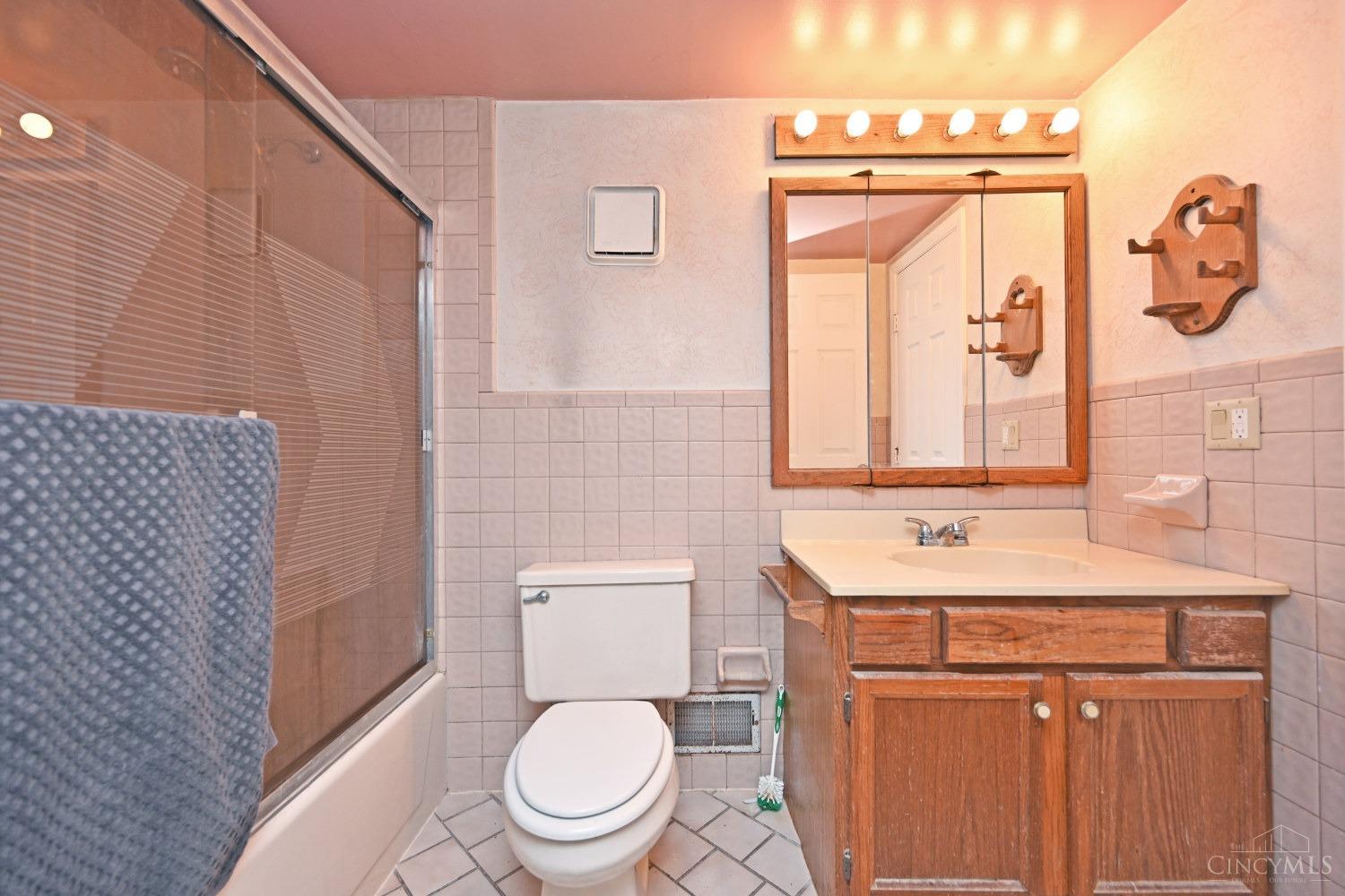 4051 Hubble Road Cincinnati, OH 45247 - Photo 21 of 37