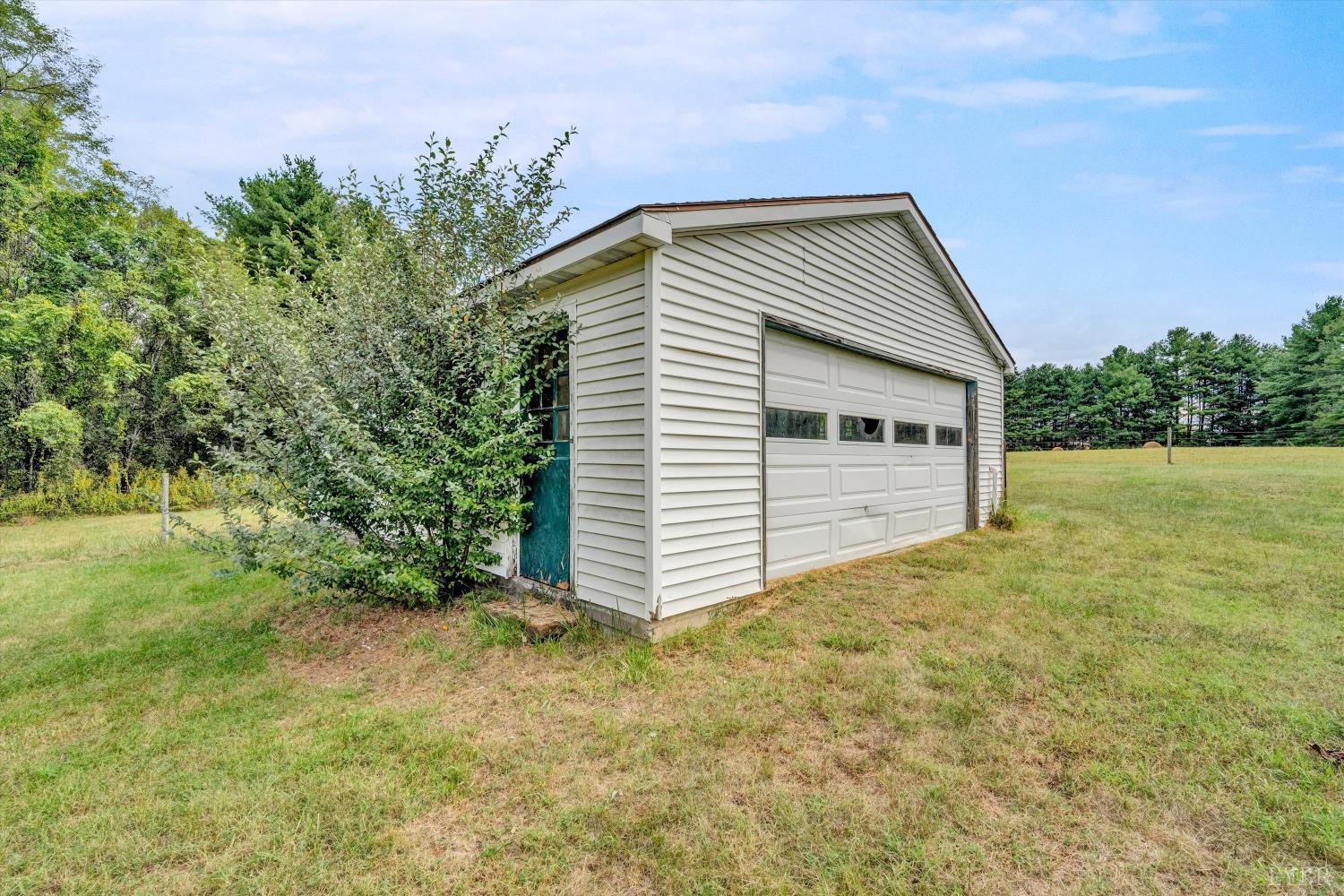 202 Chestnut Lane Amherst, VA 24521 - Photo 38 of 47 Gallery Image 38