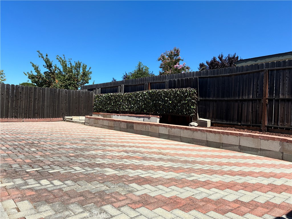 517 Queenanne Road Paso Robles, CA 93446 - Photo 14 of 18 Low maintenance yard with privacy fencing surrounding.