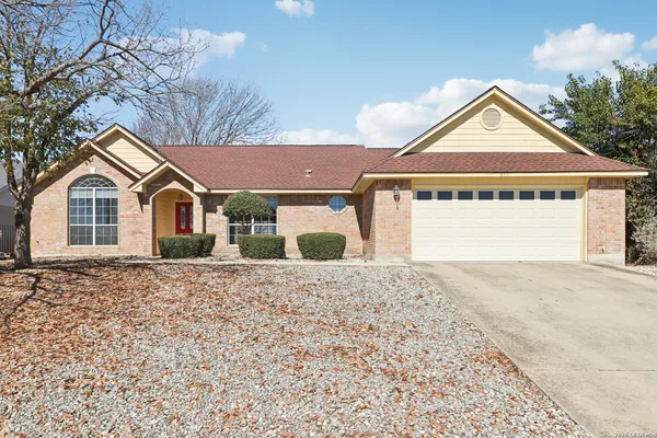 $375,000 | 632 Oak Valley Drive, Kerrville, TX 78028