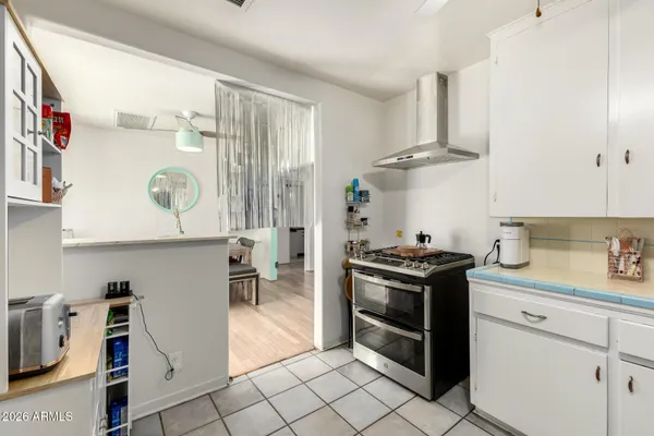 $2,595 | 1301 West MacKenzie Drive, Phoenix, AZ 85013