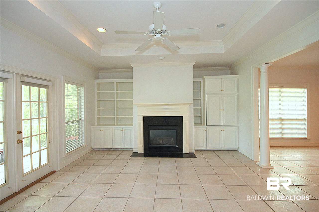 30283 Green Court Daphne, AL 36527 - Photo 20 of 40 Family Room