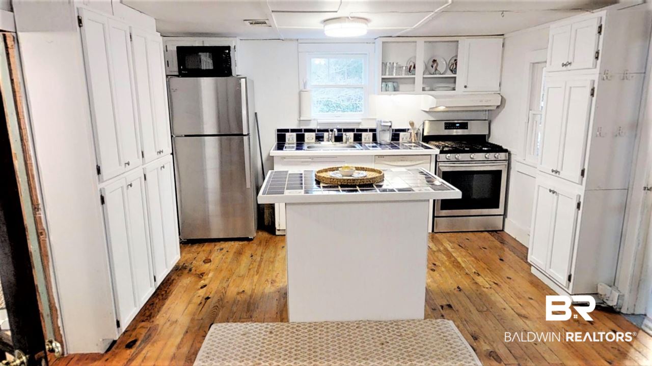 29701 Pine Street Elberta, AL 36530 - Photo 5 of 14 Kitchen