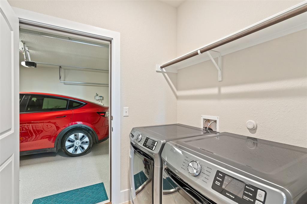 8419 Laughlin Lane Austin, TX 78744 - Photo 24 of 40 Laundry room