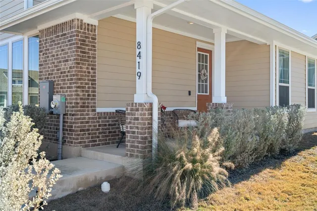 $2,900 | 8419 Laughlin Lane, Austin, TX 78744