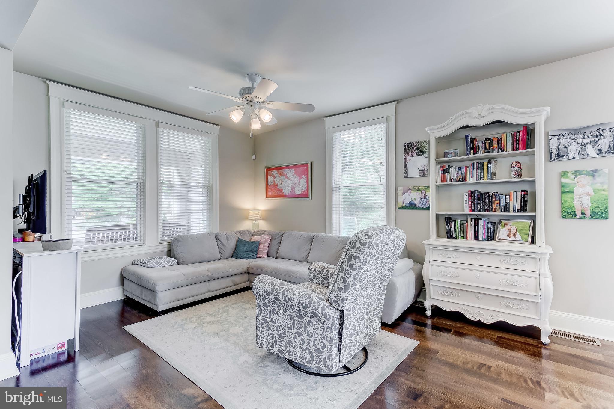 6317 Banbury Road Baltimore, MD 21239 - Photo 7 of 29 Living Room