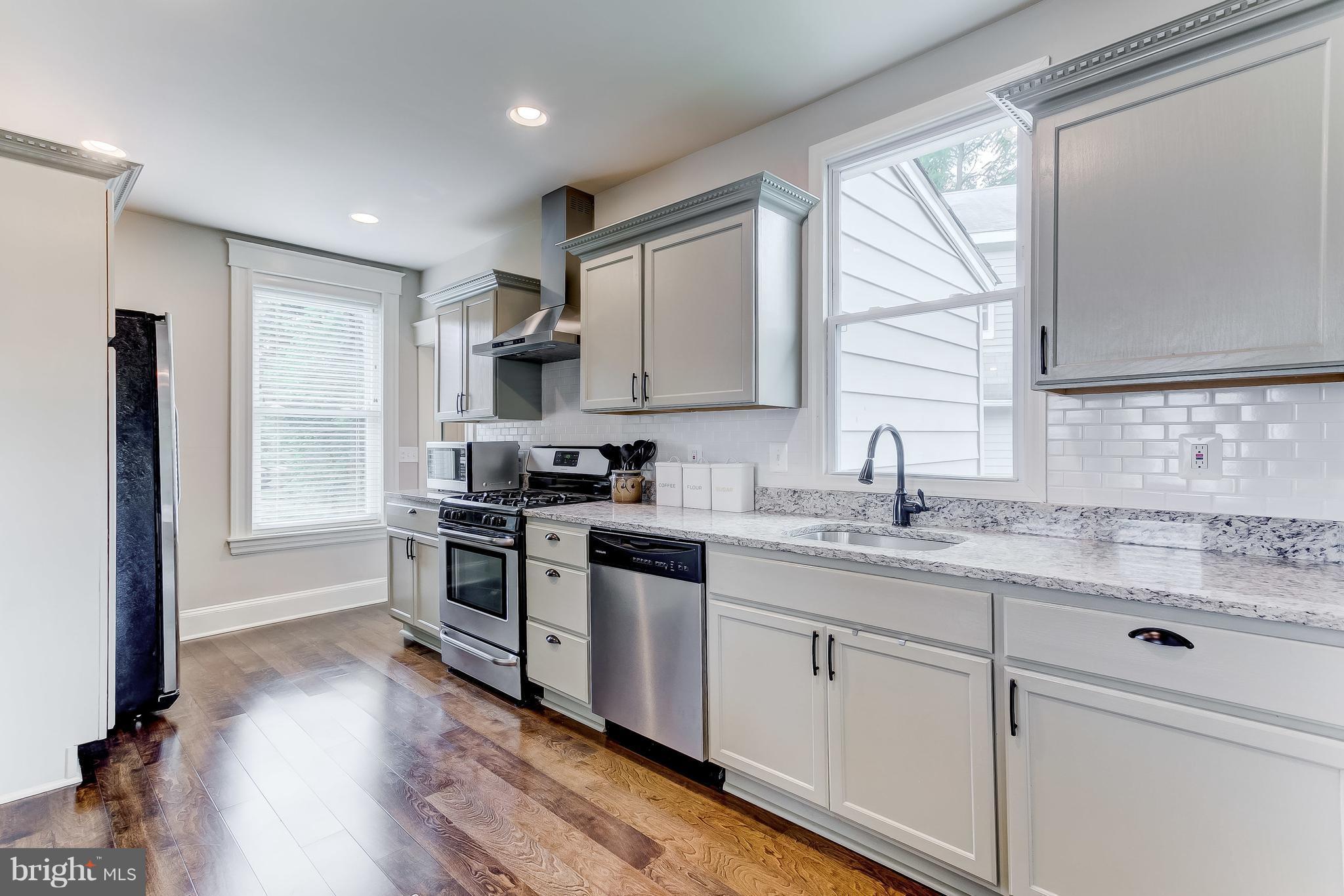 6317 Banbury Road Baltimore, MD 21239 - Photo 9 of 29 Updated kitchen