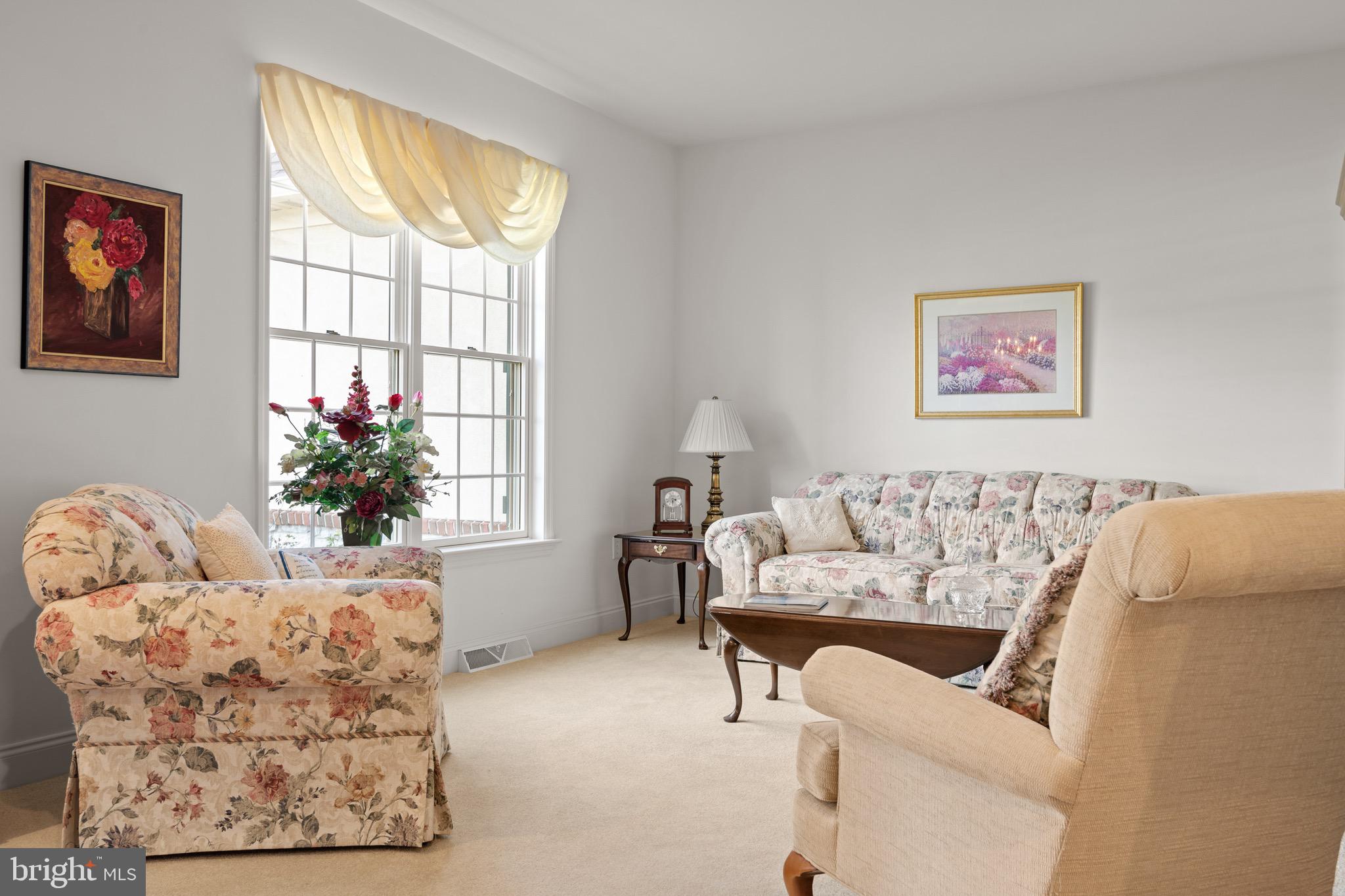 109 Hunters Crossing Lititz, PA 17543 - Photo 8 of 50