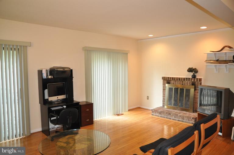 5348 Eliots Oak Road Columbia, MD 21044 - Photo 3 of 20 Family Room