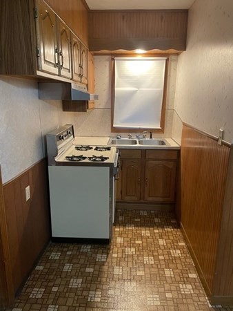 99 Acushnet Avenue Springfield, MA 01105 - Photo 38 of 42