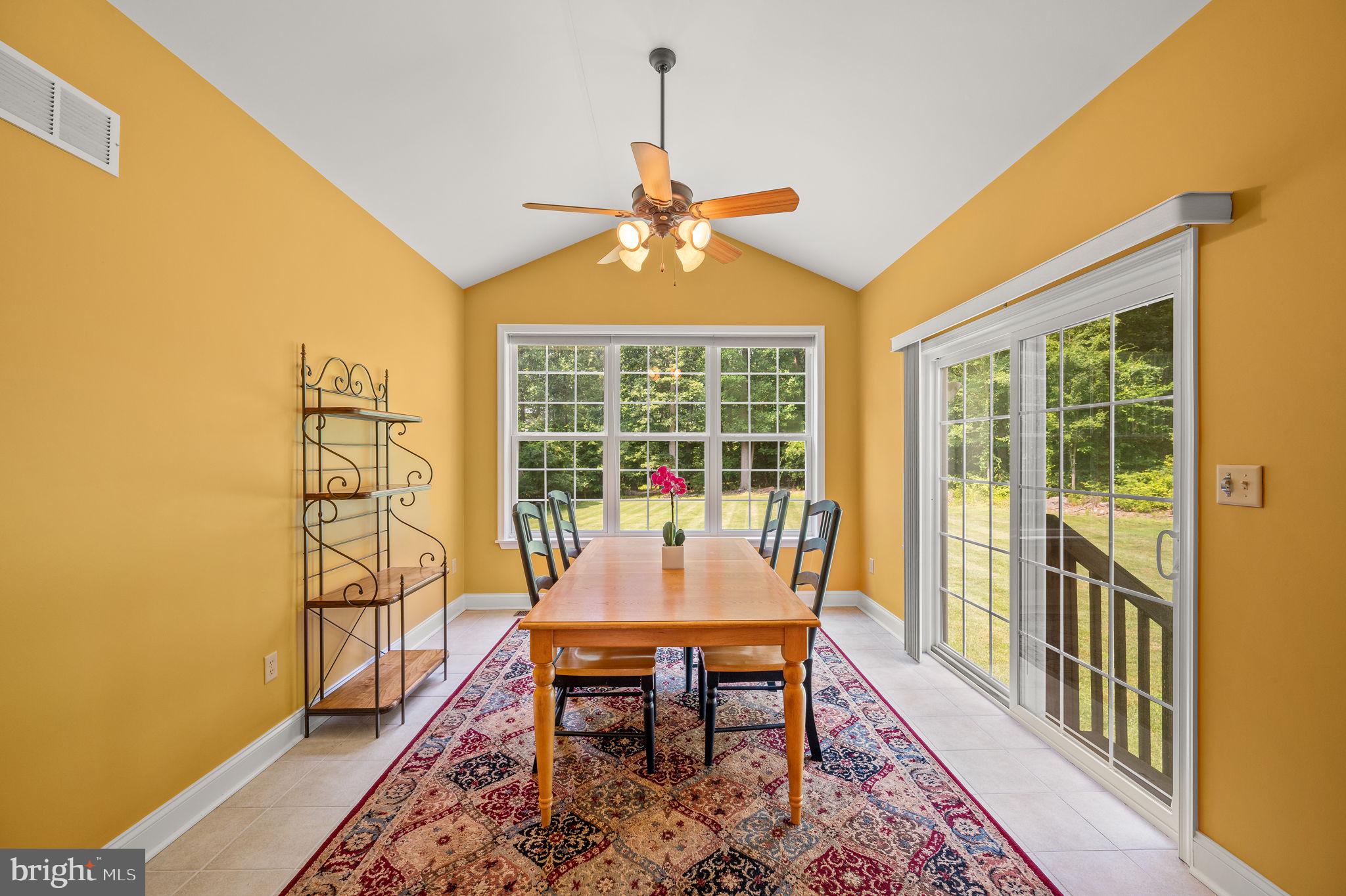 2715 Chestnut Hill Road Pottstown, PA 19465 - Photo 19 of 41 Breakfast Room