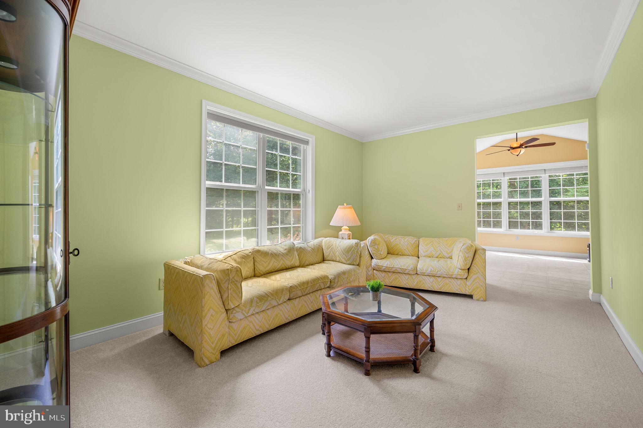 2715 Chestnut Hill Road Pottstown, PA 19465 - Photo 22 of 41 Living Room