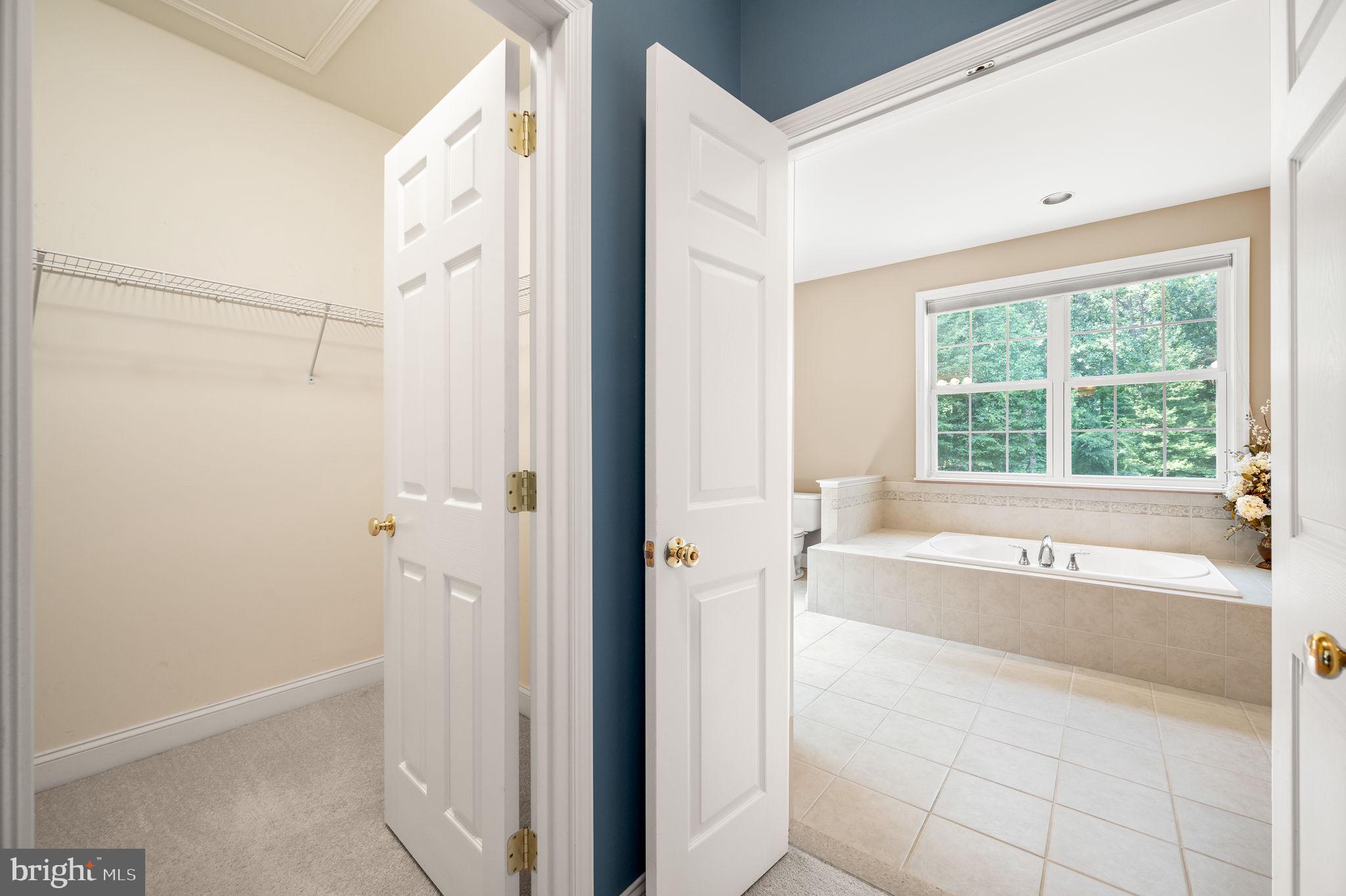 2715 Chestnut Hill Road Pottstown, PA 19465 - Photo 27 of 41 Walk-in Closets and En-suite Bath